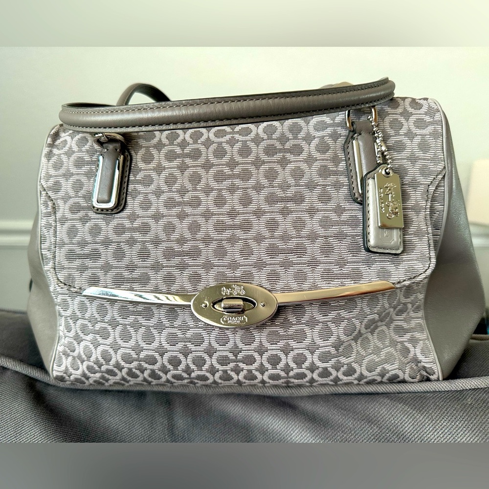 COACH 25215 Madison Satchel D1394-25215 Pre-Owned EUC